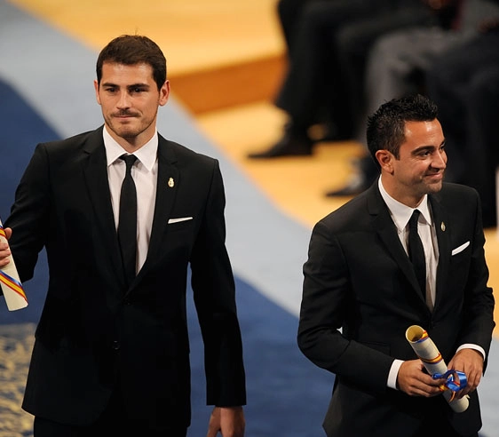 Iker Casillas y Xavi Hernández